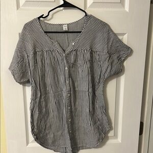 Old Navy Black and White Flutter Sleeve Button Down Shirt